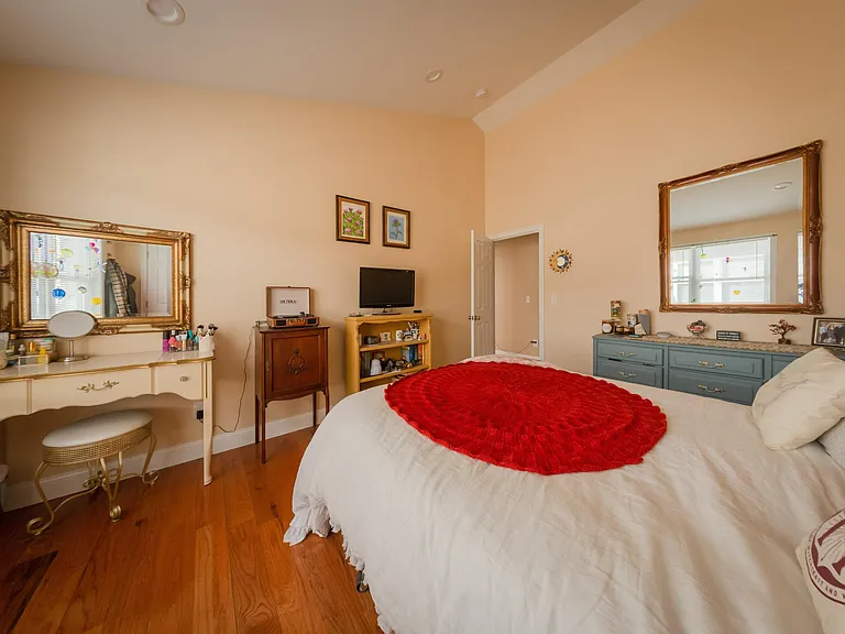72 Pitman St — Photo 7
