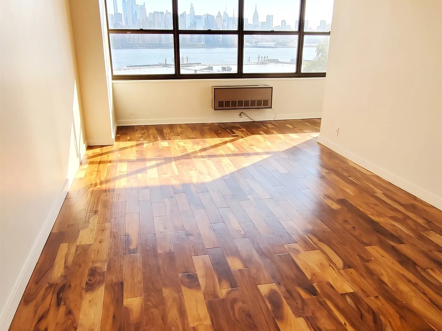 Galaxy Towers Condominium — Photo 3