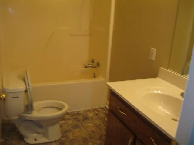 2 bed, 1041 sqft, $1,100 — Photo 4
