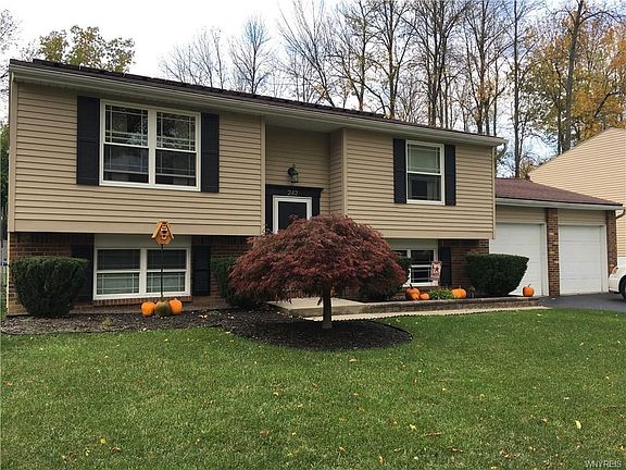 3rd image of 242 Peppertree Dr