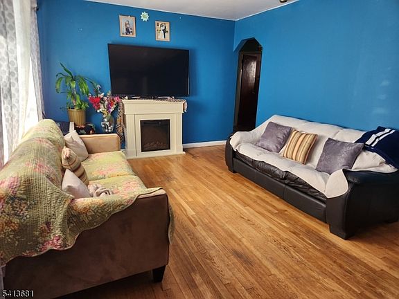 2nd image of 743 Boyd Rd