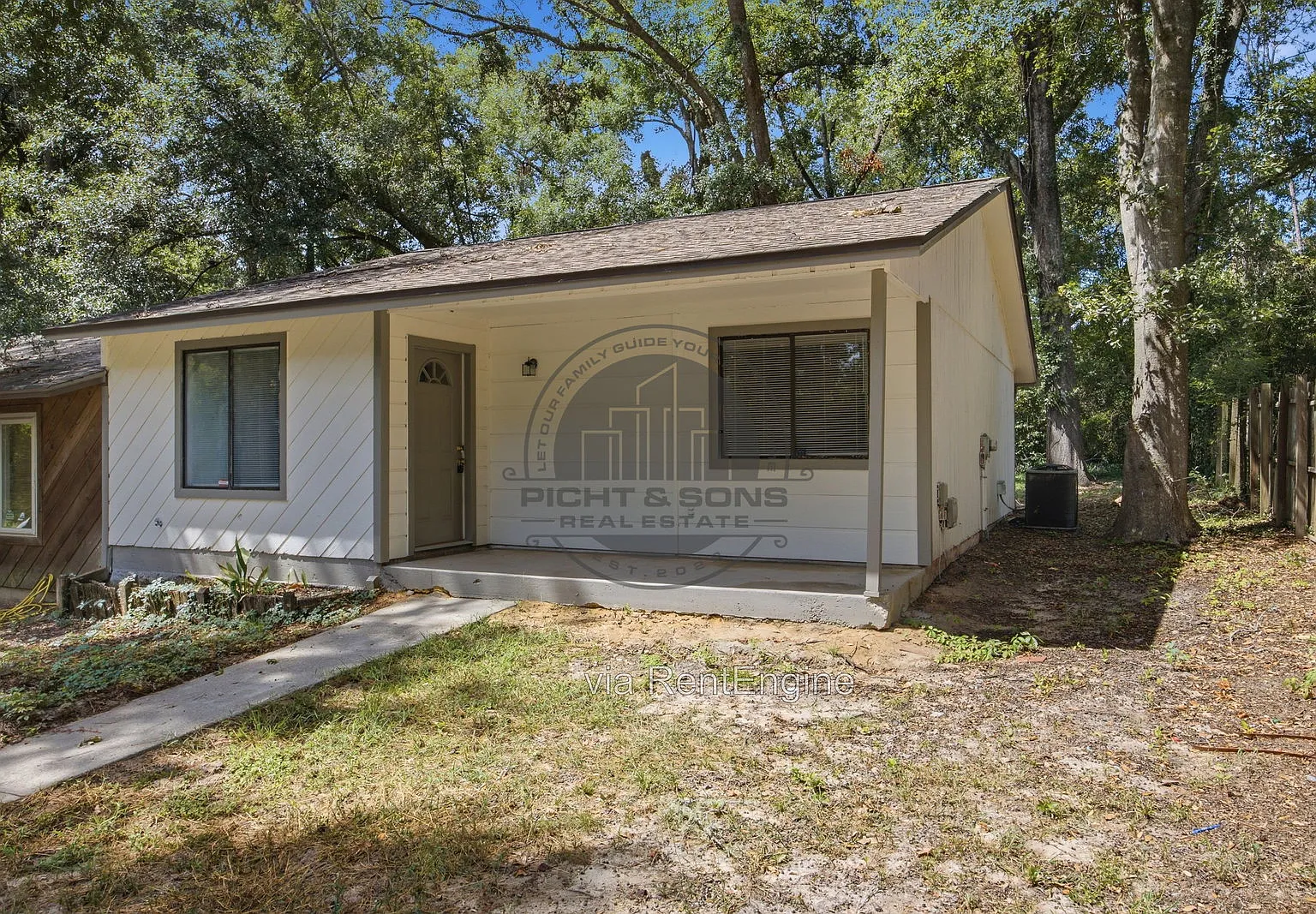 2 bed, 1.0 bath, 877 sqft, $1,200 — Photo 2