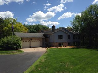 1061 Rivercrest Rd N, Lakeland, MN 55043