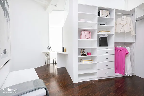 Sold by Sotheby's International Realty | media 8