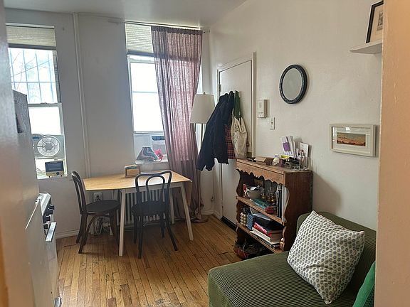 2nd image of 133 Meserole St #1E
