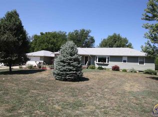 15667 S Adams Rd, Carbondale, KS 66414