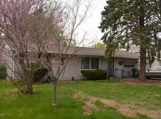 524 N Douglas Ave, Three Rivers, MI 49093