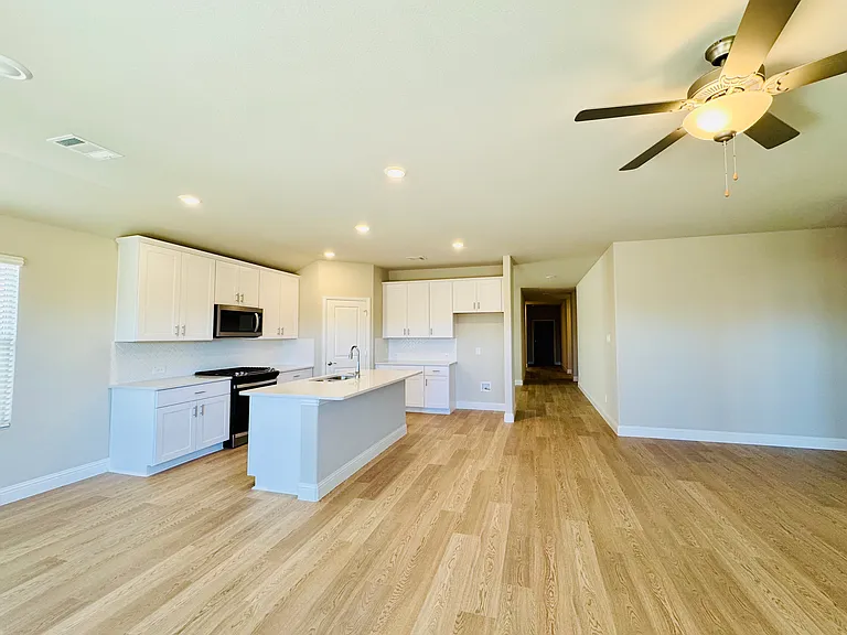1093 Eagle Run Ln — Photo 14