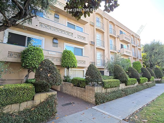 3rd image of 2441 S Barrington Ave #301