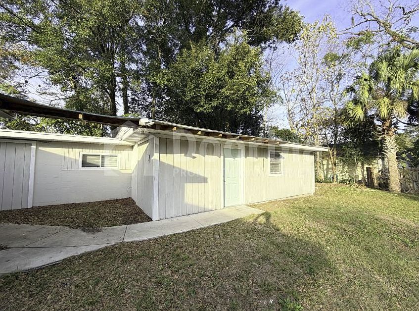 1st image of 3817 Peach Dr #B