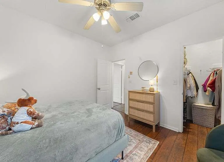 712 W 21st St #203 — Photo 9