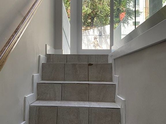 3rd image of 25 W 89th St APT 1