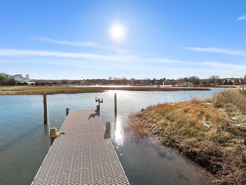 128 Cold Spring Point Rd, Southampton, NY 11968 | Zillow