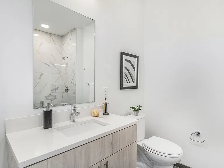 7410 Kercheval St #305 — Photo 3