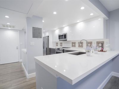 7 Royal Palm Way #304, Boca Raton, FL, 33432
