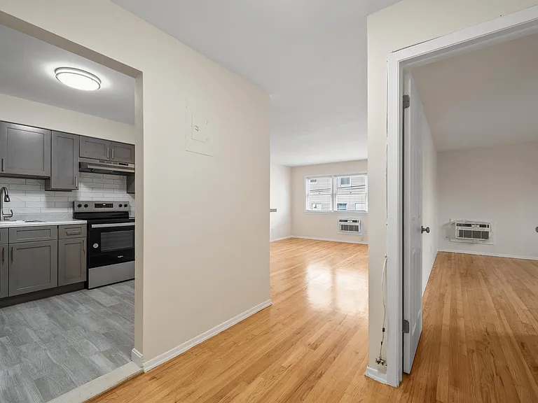 34 E 32nd St #C5 — Photo 6