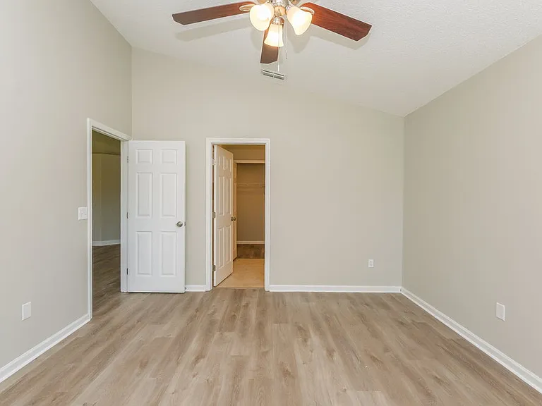 10243 Allenwood Dr — Photo 12