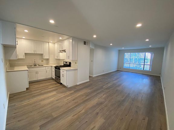 5th image of 405 Ivy St #107