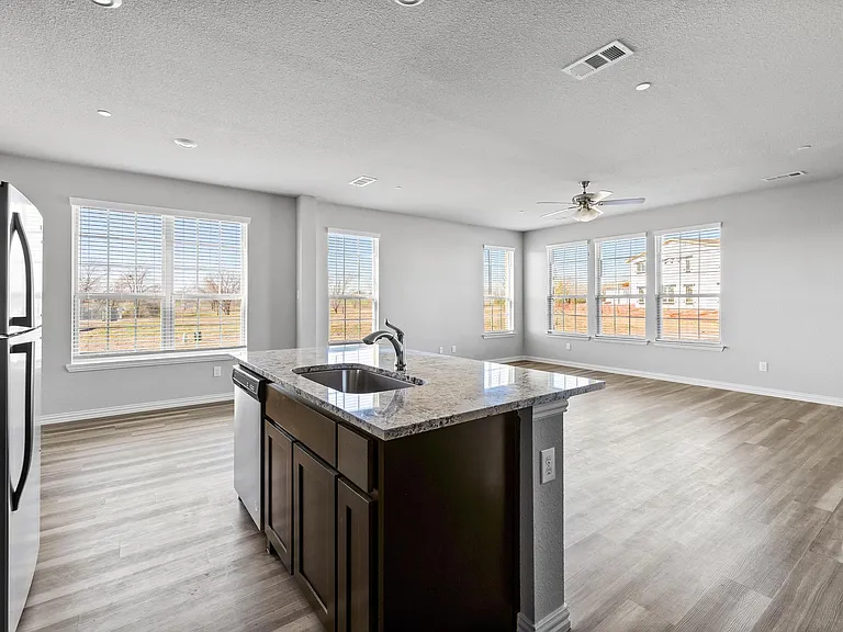 3201 Solana Cir — Photo 24