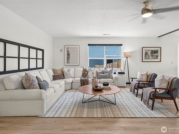 4th image of 903 Williams Street NW