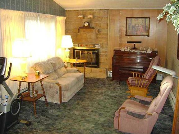 3rd image of 1112 Sugar Hill Dr