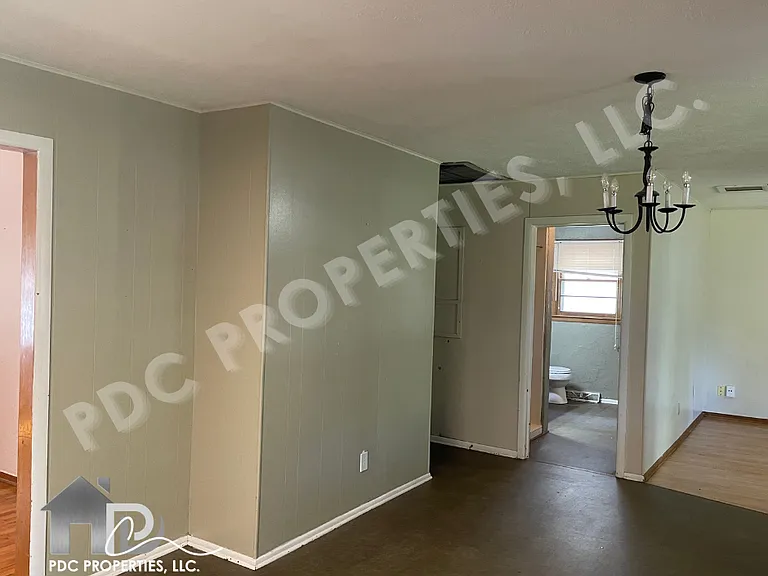 832 S Luster Ave — Photo 8