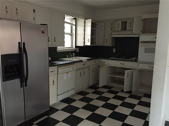 2nd image of 1213 SW 62nd St