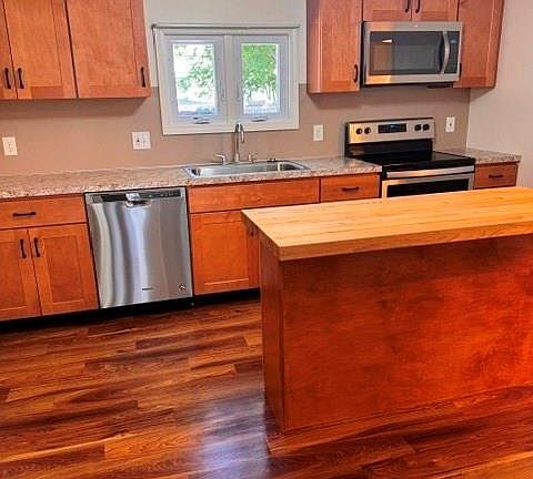 2nd image of 28 Gooding St #1