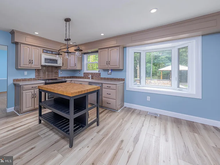 1960 Cardinal Lake Dr — Photo 10