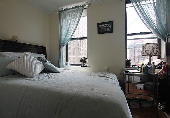 4th image of 223 E 28th St #3L