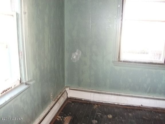 2nd image of 428 Charlotte Ave S