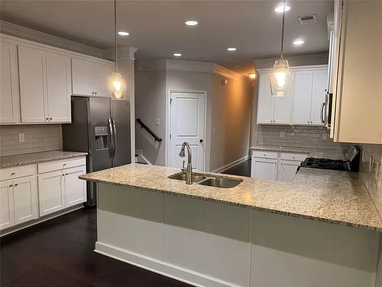 3772 Ledgemont Dr — Photo 17