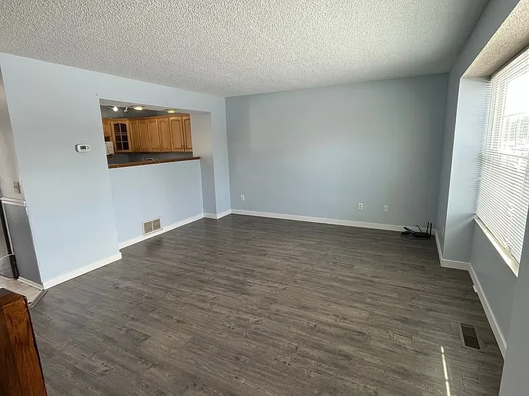 2934 Badger Dr — Photo 2
