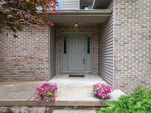 3rd image of 725 Ironwood Way