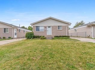 23021 Almond Ave, Eastpointe, MI 48021