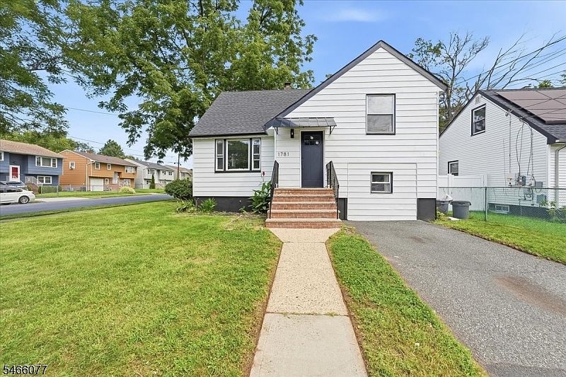 1st image of 1781 Park St