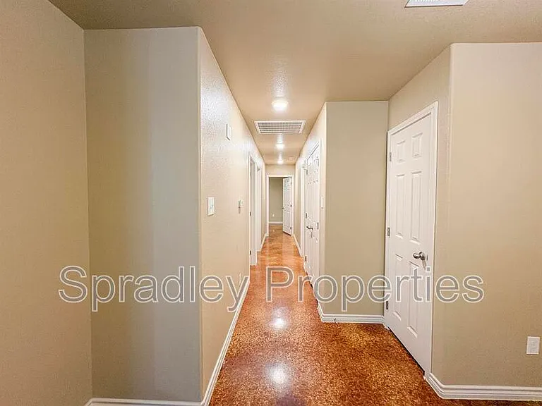 1013A Kerr Ct — Photo 6
