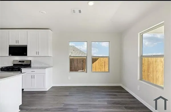 807 Easthill Dr — Photo 5
