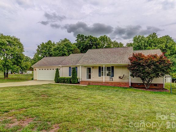 3rd image of 4671 Garys Pl