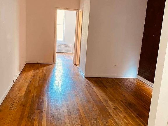 4th image of 324 E 82nd St #4AA