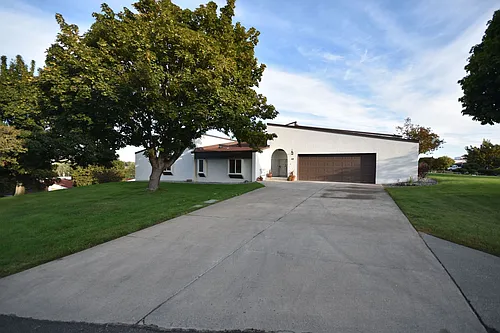 518 Fairway Dr Photo 1