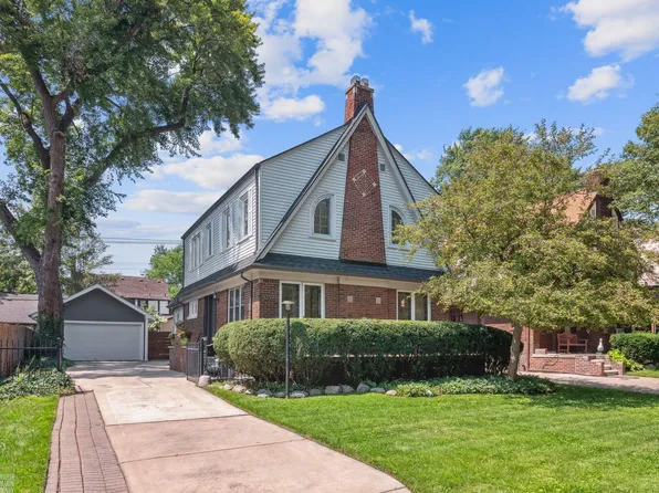 1347 Grayton St, Grosse Pointe Park, MI 48230