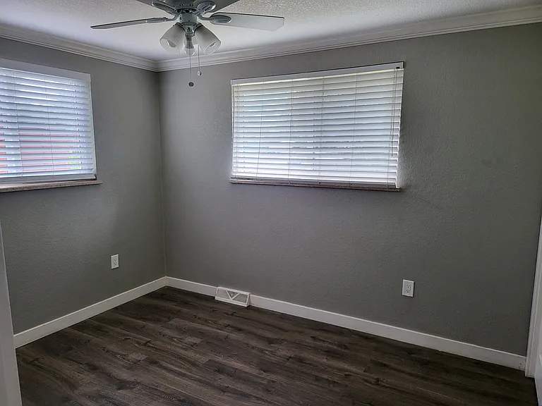 317 Ingalls St — Photo 9
