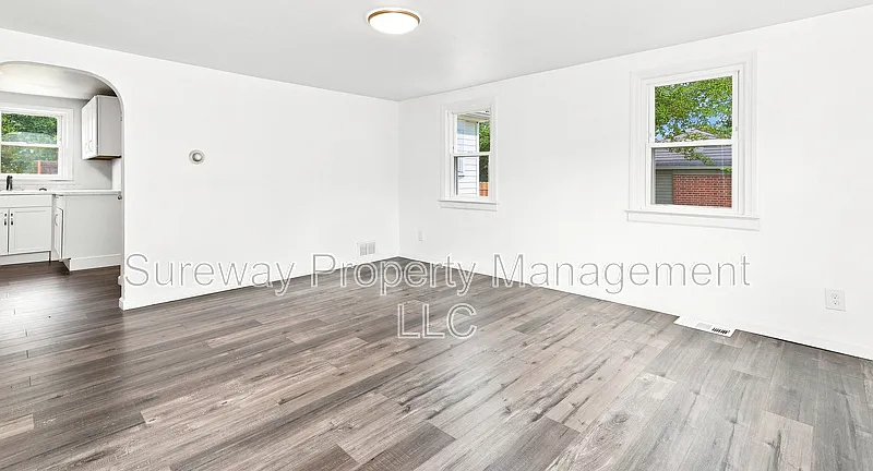 2 bed, 1.5 bath, 900 sqft, $1,900 — Photo 3