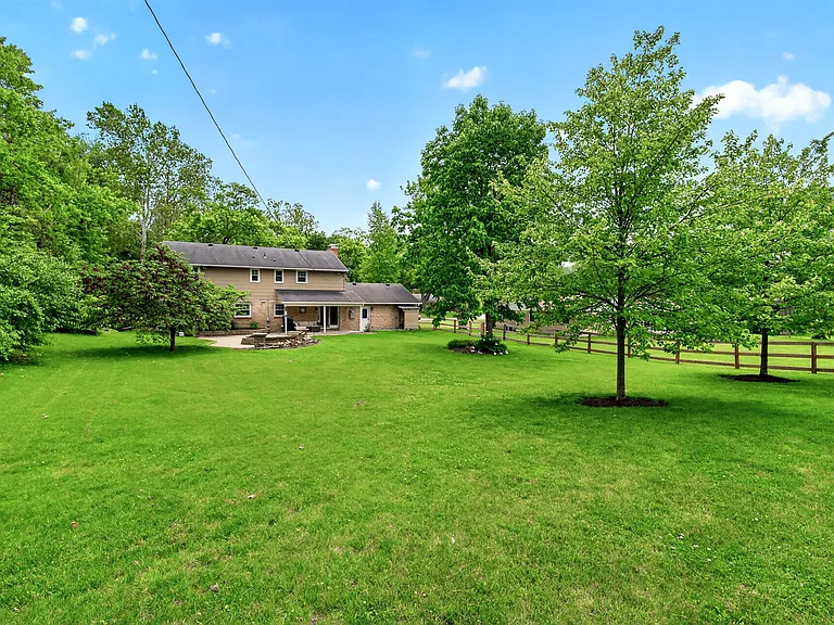 101 Davis Rd — Photo 45