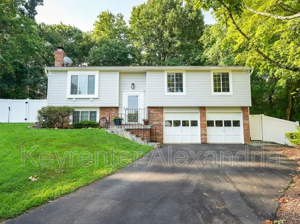 5901 Beech Tree Dr, Alexandria, VA 22310
