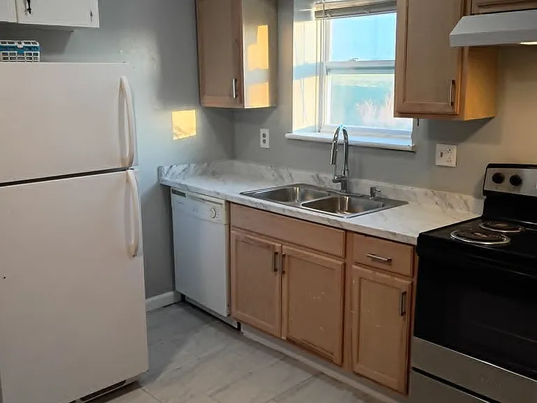 8201 Spring Valley Rd — Photo 20