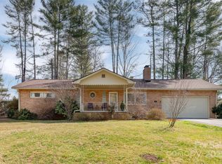 226 Lyndale Rd, Hendersonville, NC 28739