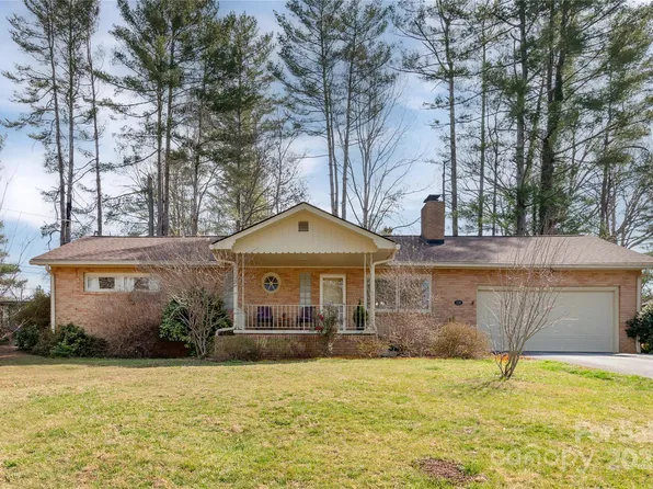 226 Lyndale Rd, Hendersonville, NC 28739