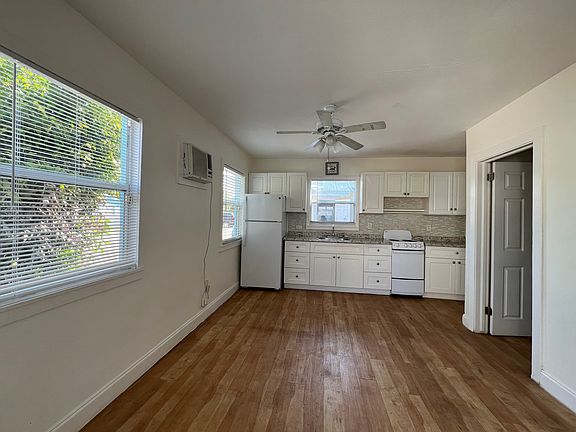 3rd image of 3790 Gulfstream Rd APT 10